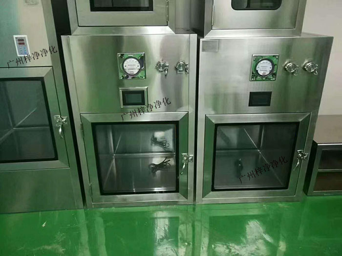 層流傳遞窗適用于需要隔離不同潔凈度級別的房間，如潔凈室與普通房間之間的連接、不同潔凈度級別潔凈室之間的連接等。